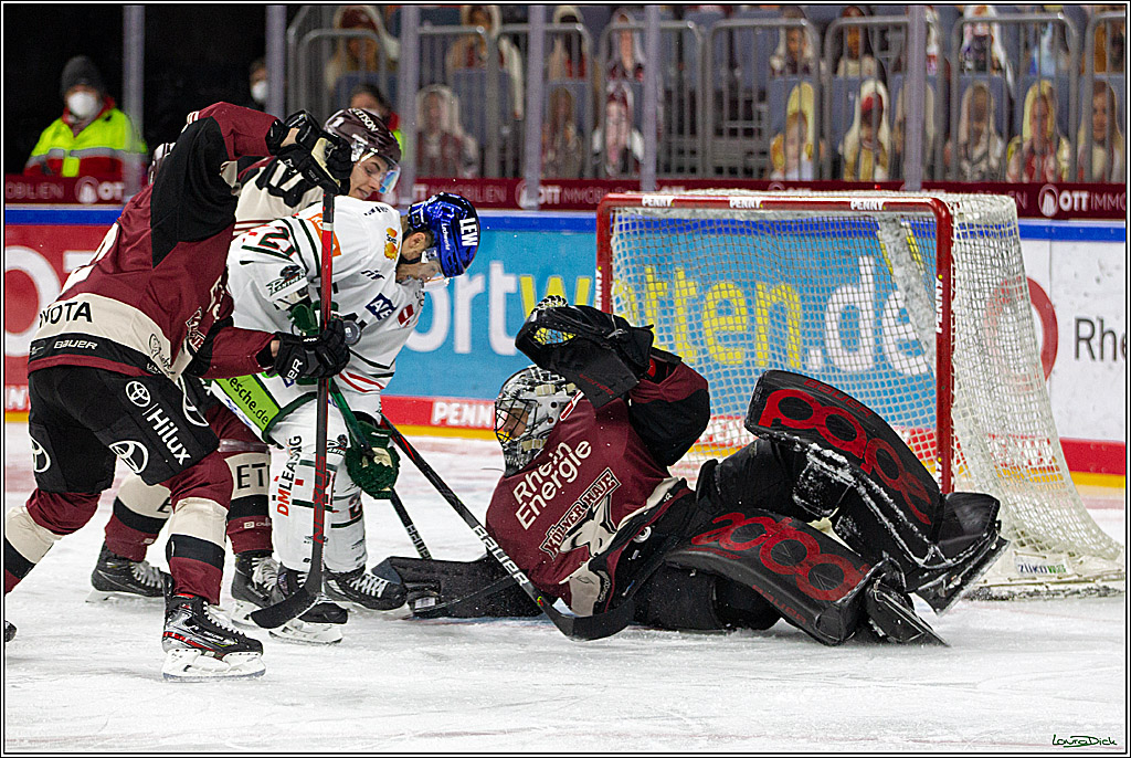 PENNY DEL;  Koelner Haie - Augsburger Panther; Koeln, 05.04.2021